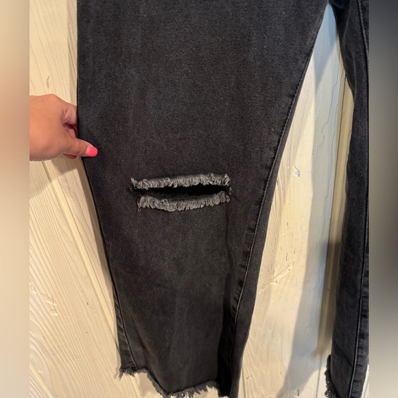 PRINCESS POLLY Zaneta Ripped Jeans in Washed Black Denim Sz 12 Straight - Picture 2 of 10